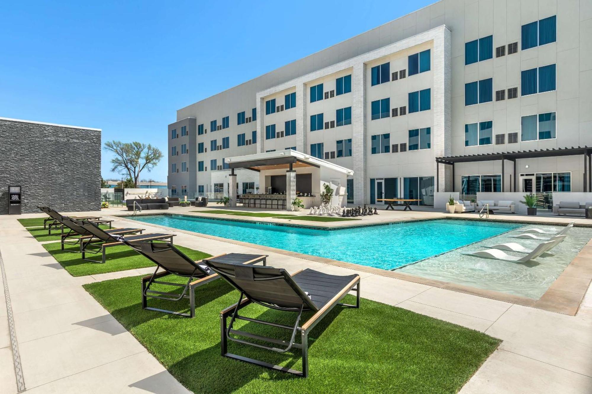 Cambria Hotel Waco University Riverfront Exterior foto